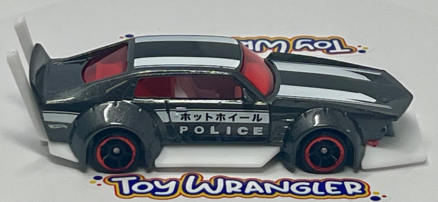 Hot Wheels Mad Manga Police Car Blk/Wht