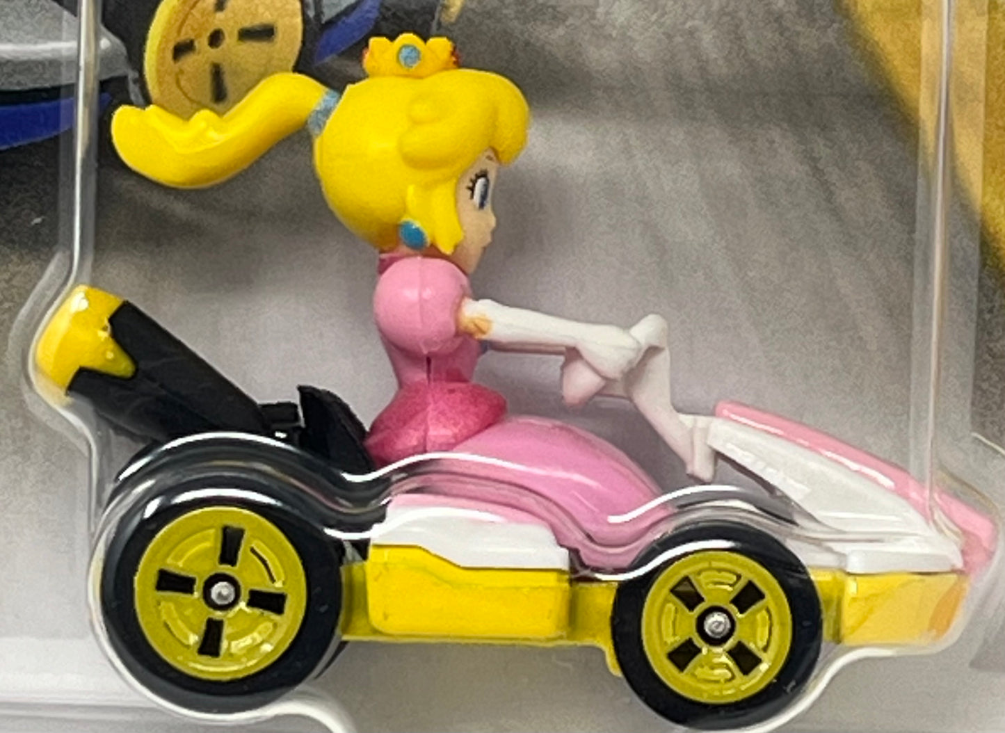 Hot Wheels Mario Kart Series Princess Peach - Standard Kart