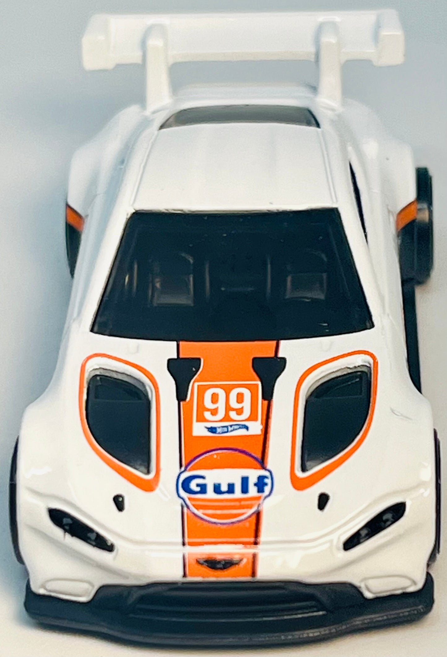 Hot Wheels Aston Martin Vantage GTE (White Gulf) with Protector