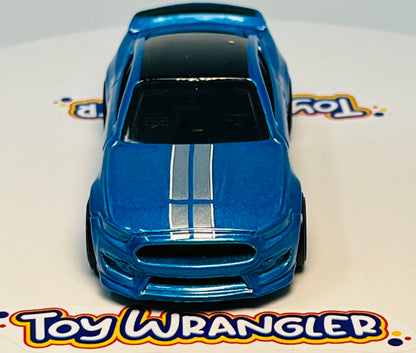 Hot Wheels Ford Shelby GT350R (Blue) Muscle Mania with protector