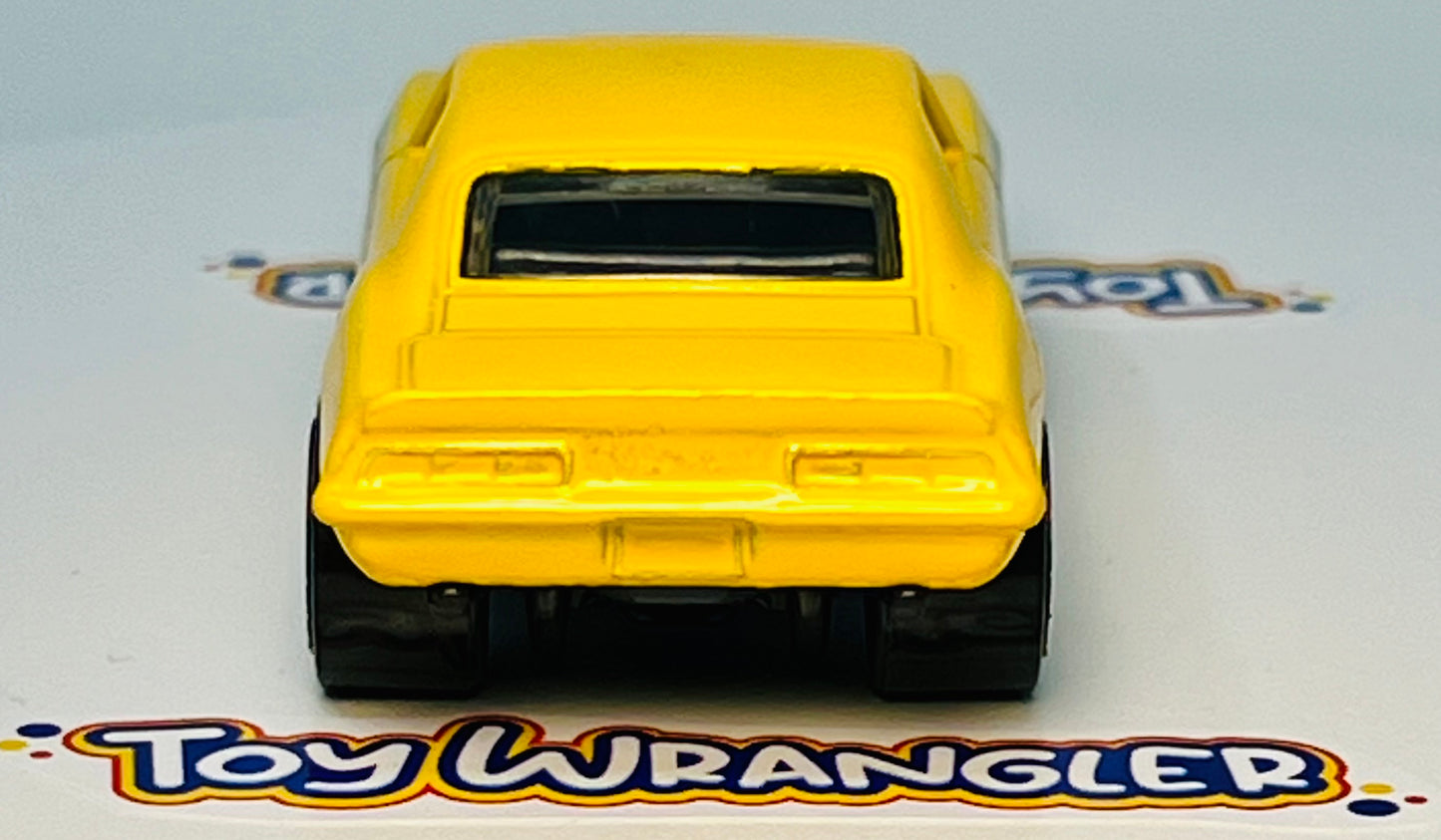 Hot Wheels '69 Copo Camaro Muscle Mania (Yellow) with Protector