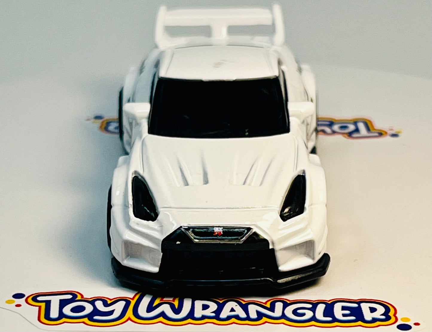 Hot Wheels 2022 LB-Silhouette Works GT Nissan 35GT-RR Ver.2 (White) Dream Garage with Prorector