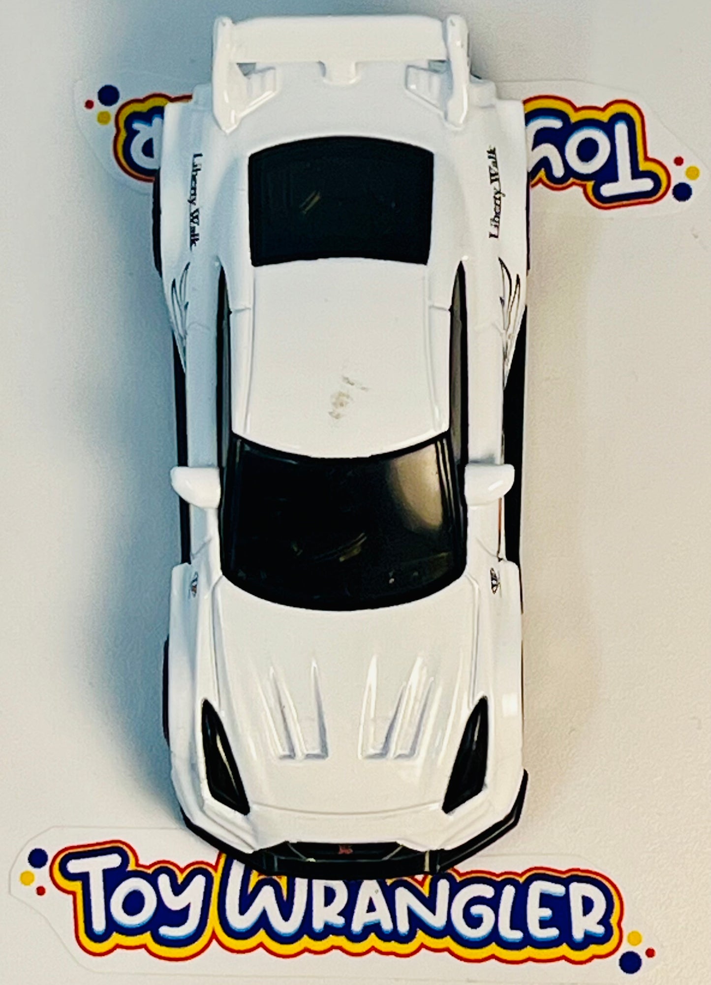 Hot Wheels 2022 LB-Silhouette Works GT Nissan 35GT-RR Ver.2 (White) Dream Garage with Prorector