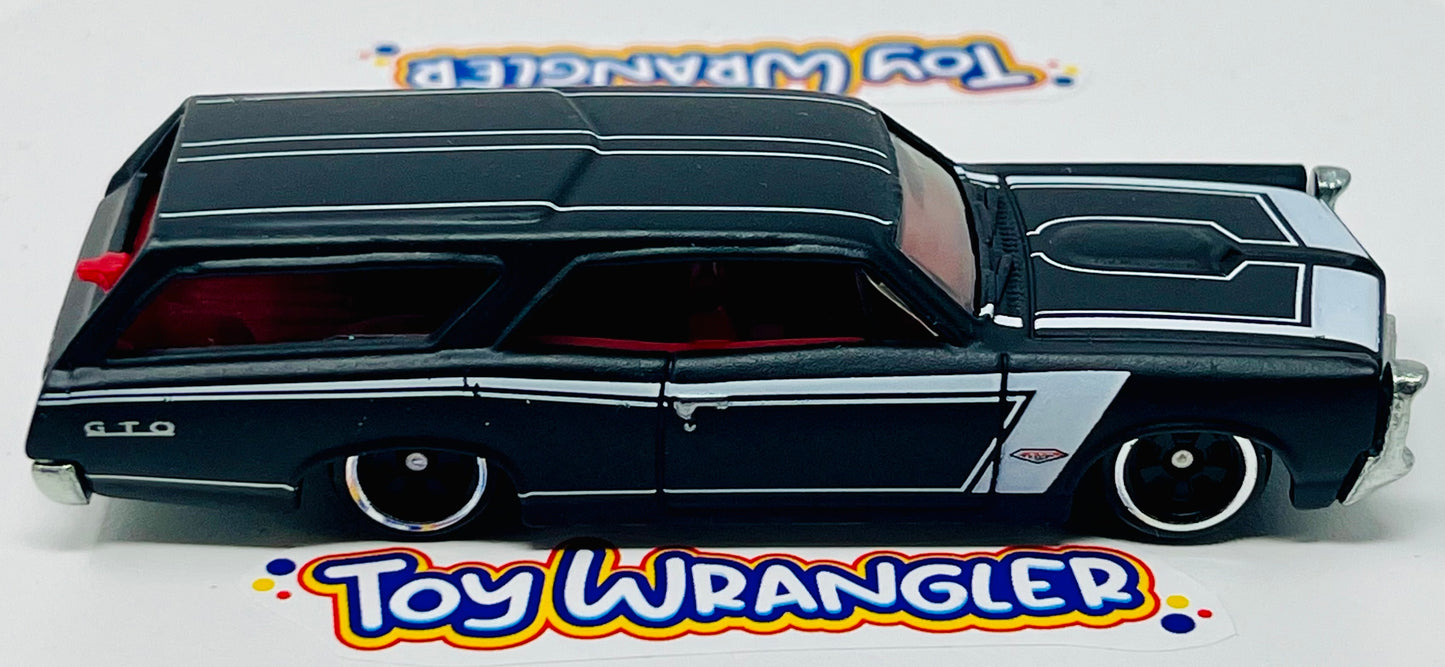 Hot Wheels Hot Wagons Custom ’66 GTO Wagon with Protector