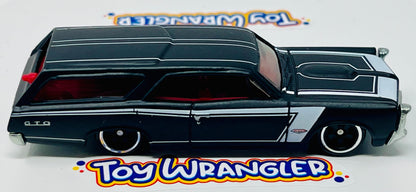 Hot Wheels Hot Wagons Custom ’66 GTO Wagon with Protector
