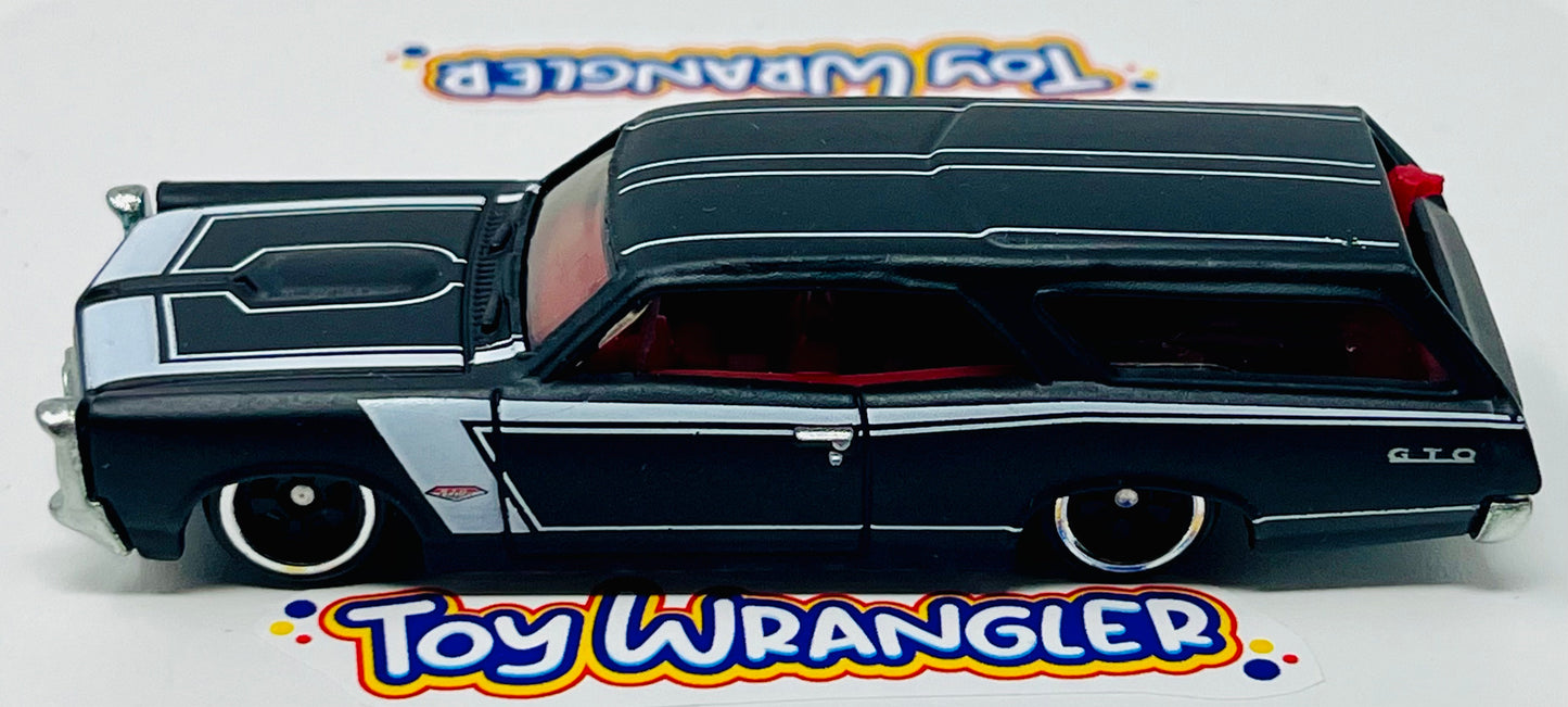 Hot Wheels Hot Wagons Custom ’66 GTO Wagon with Protector