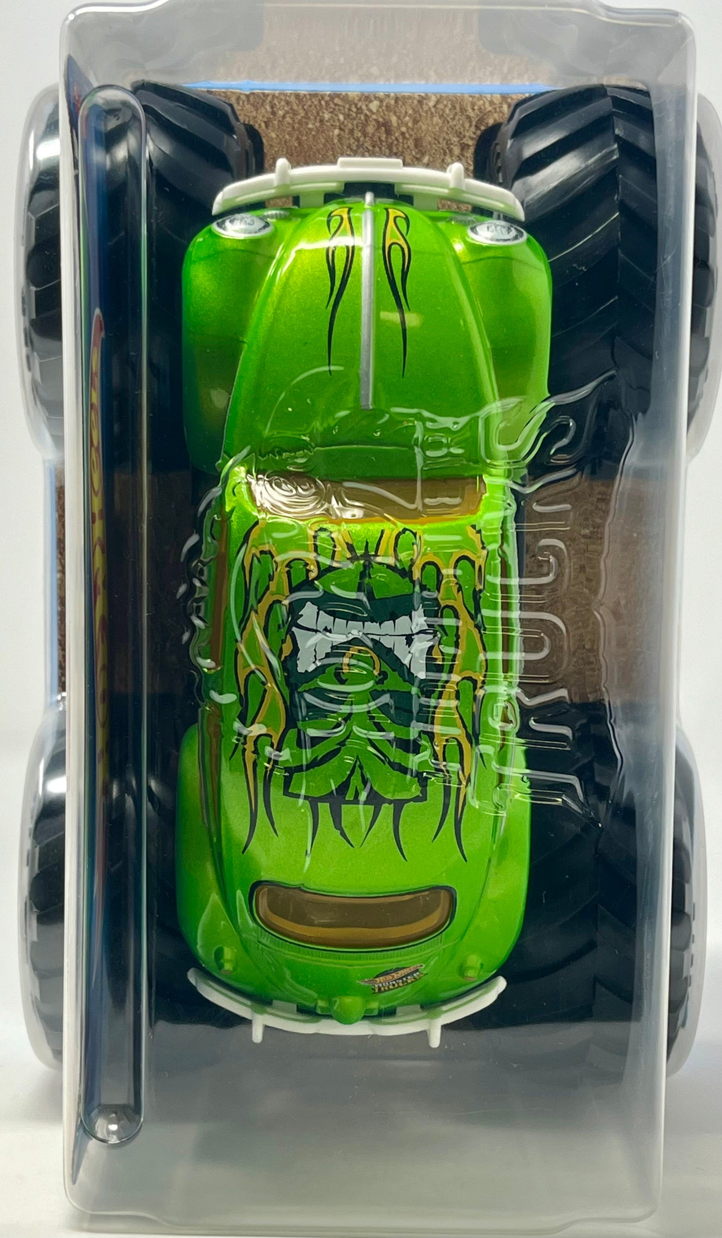 Hot Wheels Monster Trucks Oversized Volkswagen Beetle Green VW 1:24