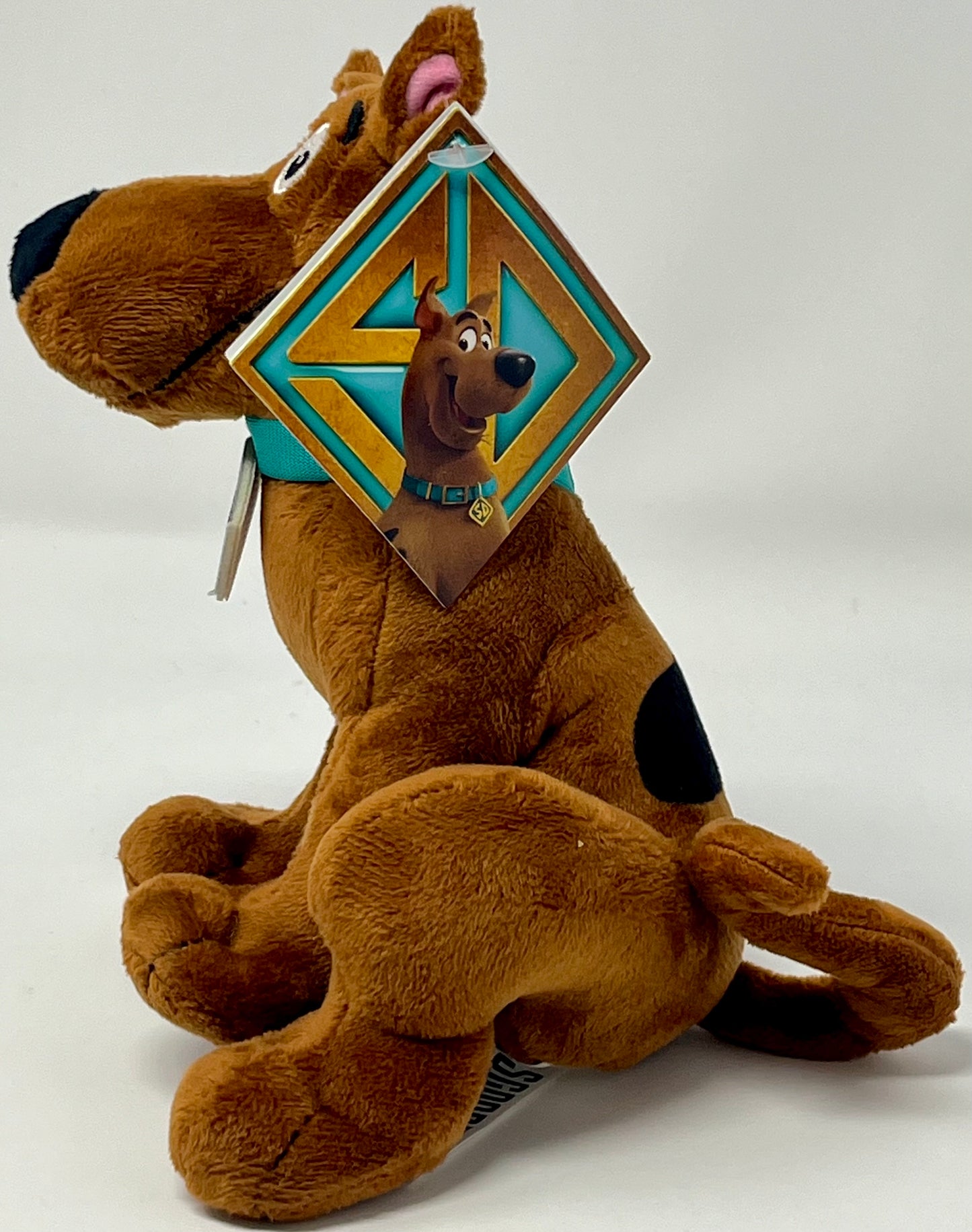 Scooby Doo 6 inch plush by Basic Fun