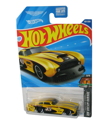 Hot Wheels HW Dream Garage 3/5 (2024) Yellow Aston Martin DB4GT