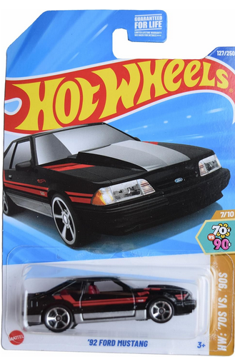 Hot Wheels '92 Ford Mustang, HW '70 vs '90