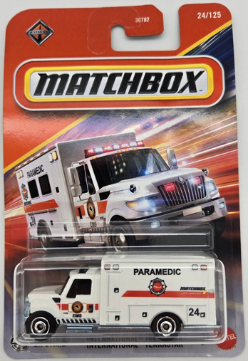 Matchbox Paramedic International Terrastar Rescue Ambulance Truck 24/125 White