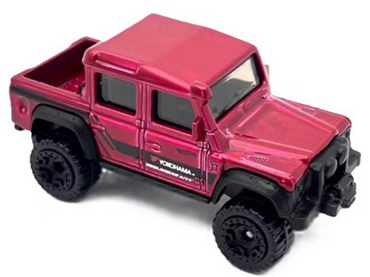 Hot Wheels 2015 Land Rover Defender Double Cab Red 179/250 HW Dirt 10/10
