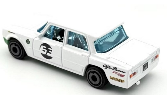 Hot Wheels Alfa Romeo Giulia TI Super White 195/250 Compact Kings 7/10